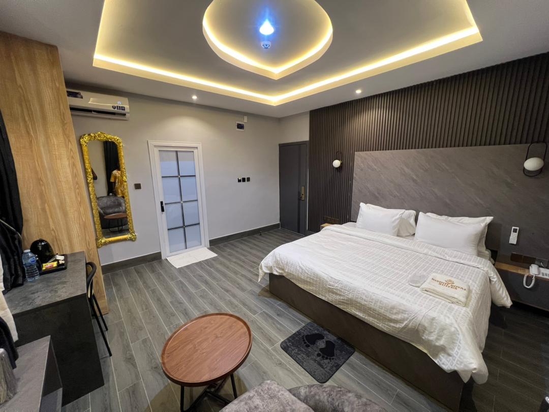 Signature Suite